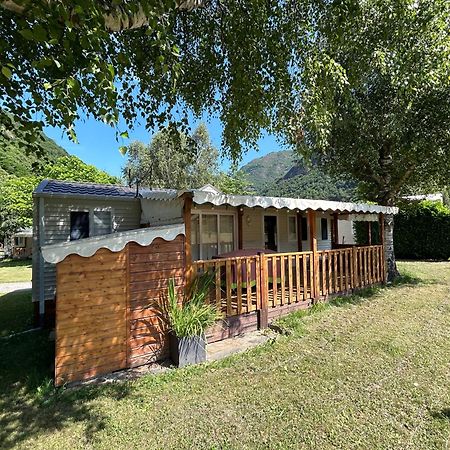 Camping Happy Pyrenees Saligos Eksteriør billede