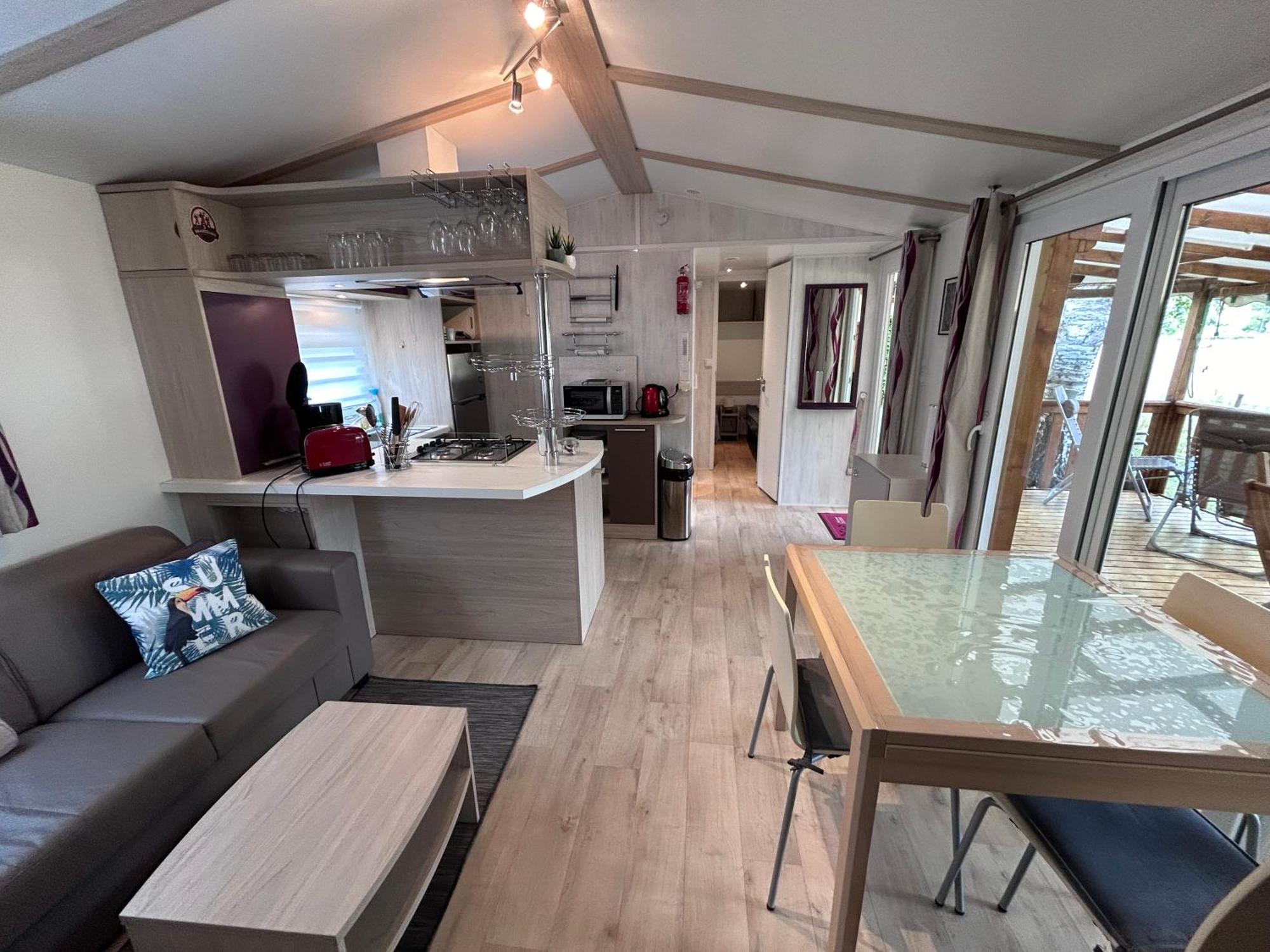 Camping Happy Pyrenees Saligos Eksteriør billede