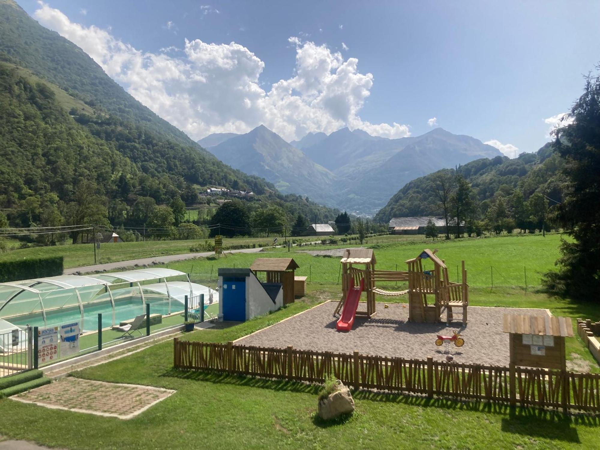 Camping Happy Pyrenees Saligos Eksteriør billede