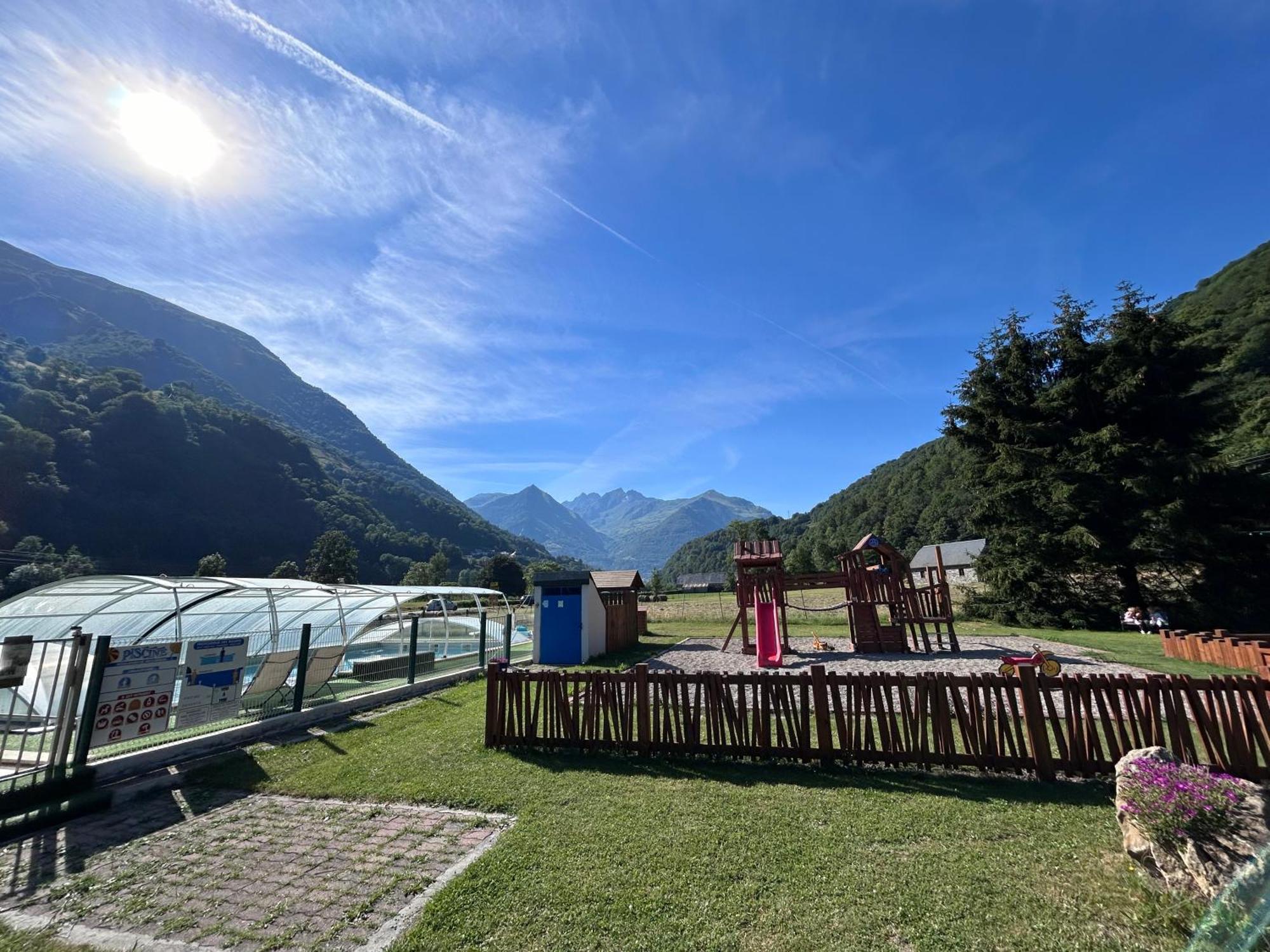 Camping Happy Pyrenees Saligos Eksteriør billede