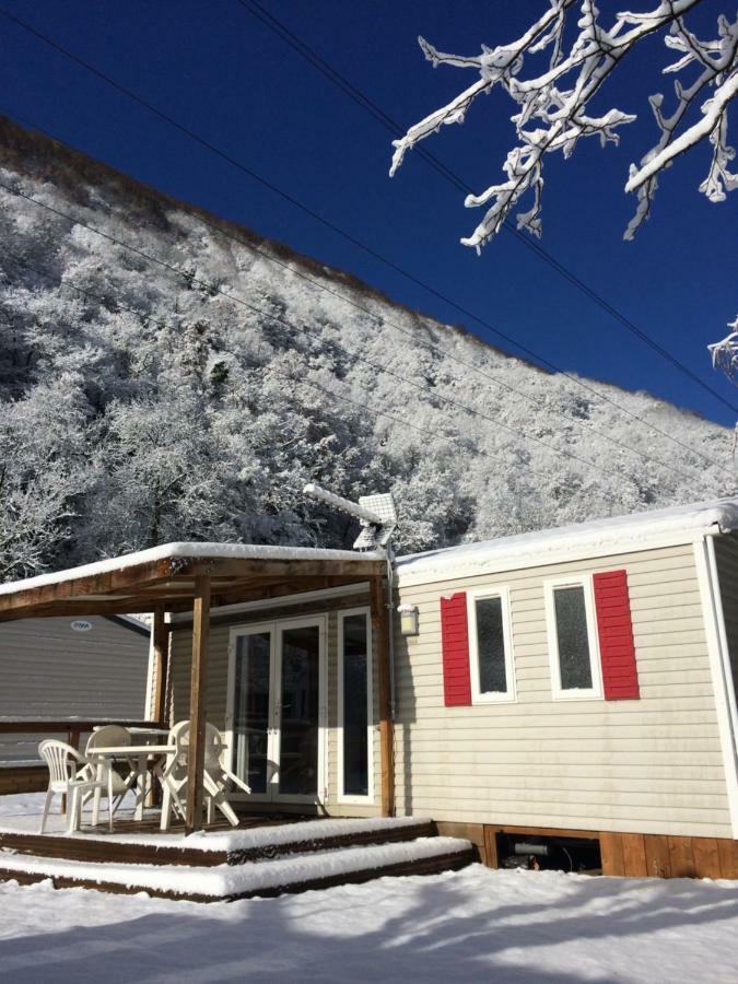 Camping Happy Pyrenees Saligos Eksteriør billede